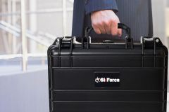 1_SiForce-Drive-Transporter-S20-Carried-by-investigator